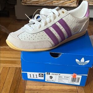 Japan adidas exclusive / white and Purple Striped Sneakers